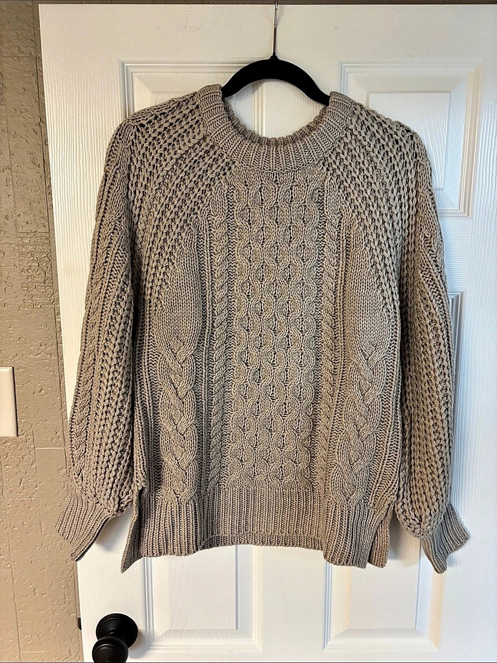 Gray Cable Knit Crewneck Sweater Like New